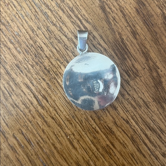 Silver and Black Round Pendant - Picture 2 of 3